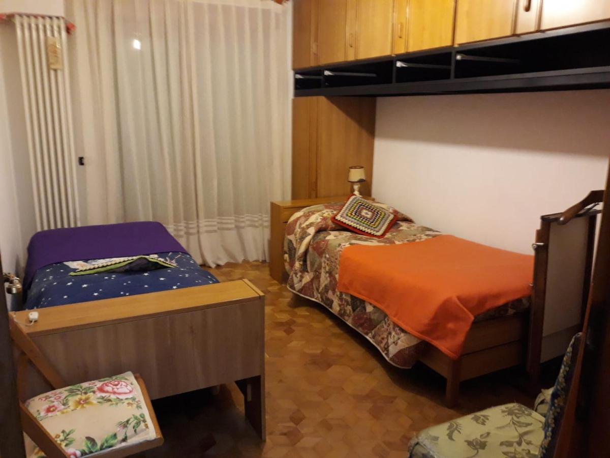 Appartamento Con Parcheggio Pubblico Sotto Casa Saint-Vincent Dış mekan fotoğraf