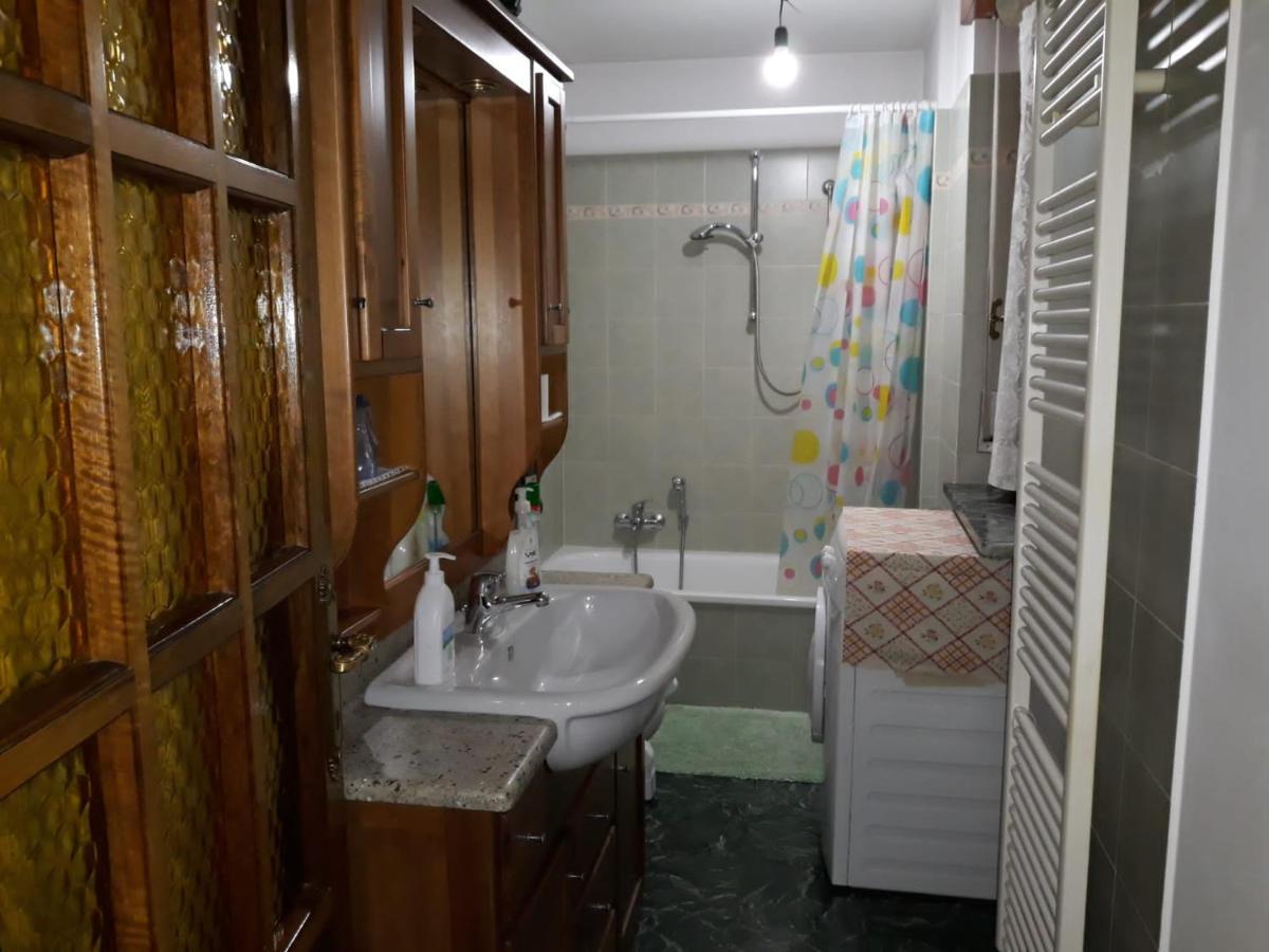 Appartamento Con Parcheggio Pubblico Sotto Casa Saint-Vincent Dış mekan fotoğraf