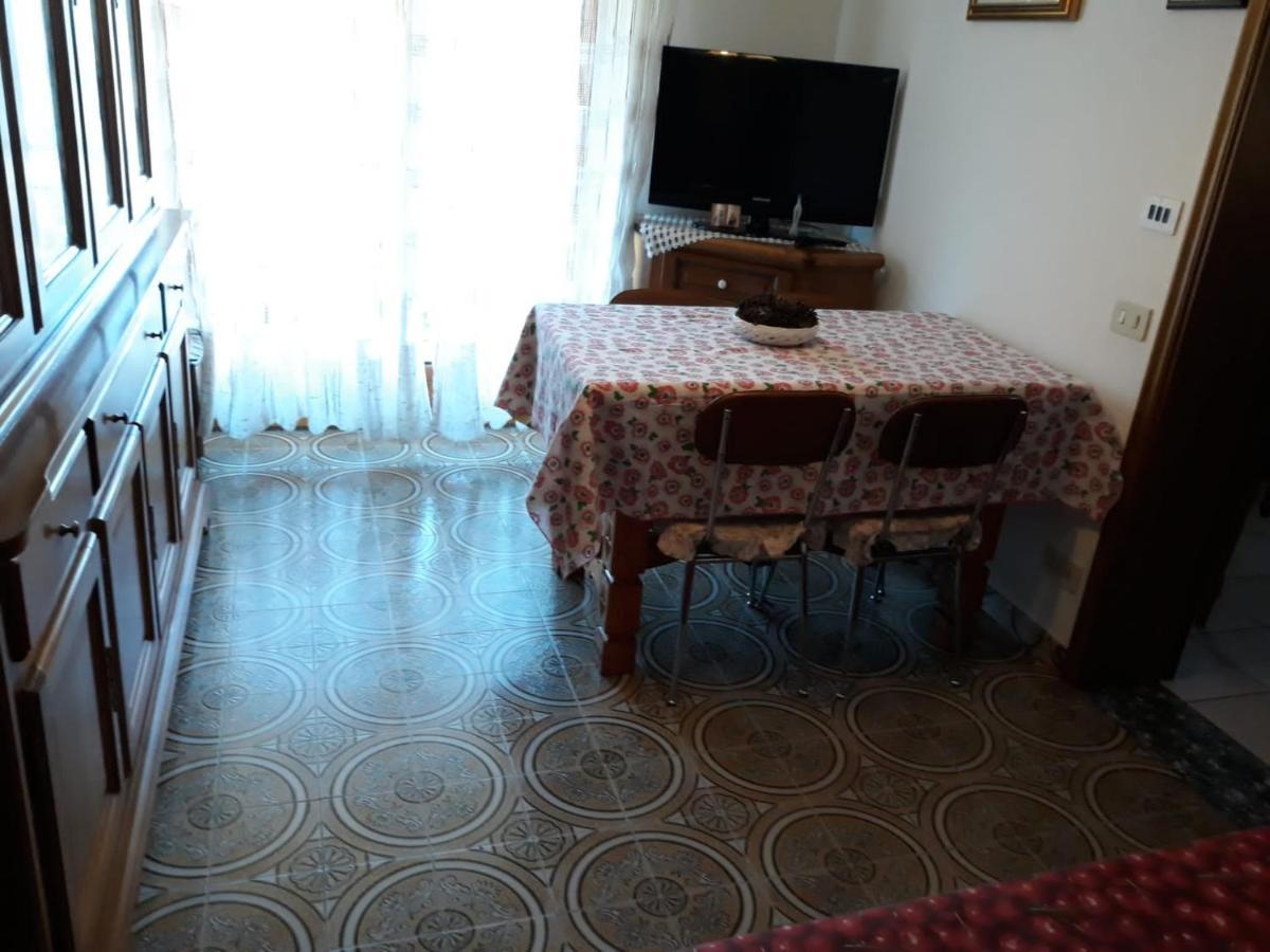 Appartamento Con Parcheggio Pubblico Sotto Casa Saint-Vincent Dış mekan fotoğraf