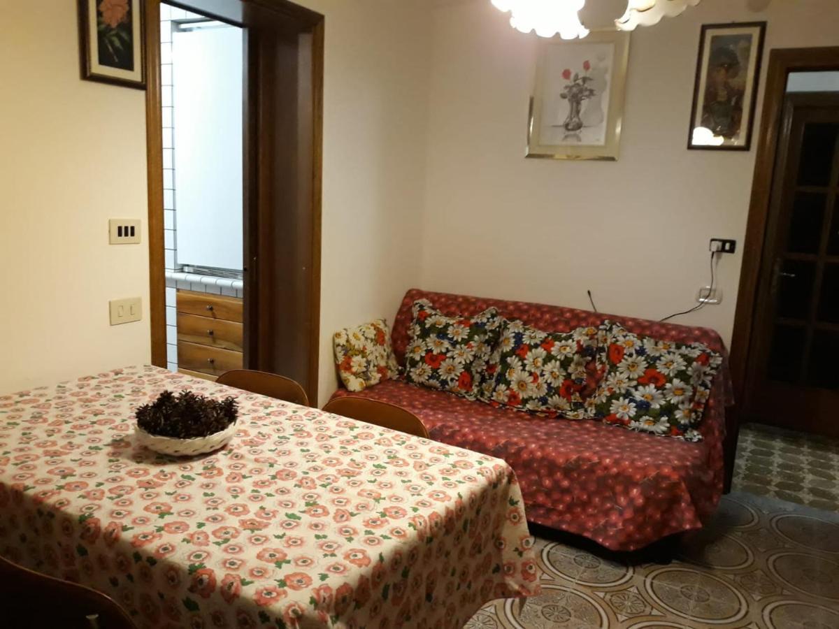 Appartamento Con Parcheggio Pubblico Sotto Casa Saint-Vincent Dış mekan fotoğraf